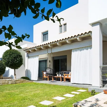 - Pool, Bbq, Playground & Close To Beach, By Thinkvilla Villa *