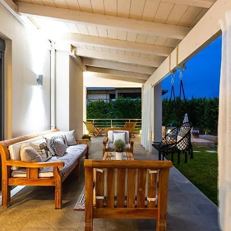 - Pool, Bbq, Playground & Close To Beach, By Thinkvilla Pangalochori