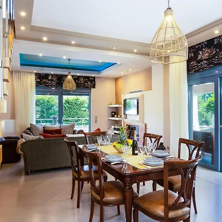 - Pool, Bbq, Playground & Close To Beach, By Thinkvilla Villa Pangalochori